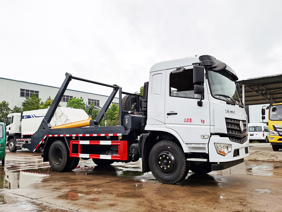 國(guó)六東風(fēng)專(zhuān)底 8~10方 擺臂垃圾車(chē) 國(guó)六東風(fēng)專(zhuān)底 8~10方 擺臂垃圾車(chē)