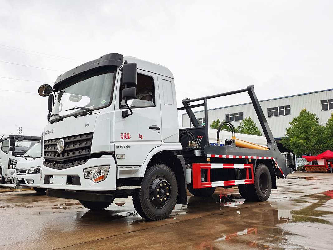 國(guó)六東風(fēng)專(zhuān)底 8~10方 擺臂垃圾車(chē) 國(guó)六東風(fēng)專(zhuān)底 8~10方 擺臂垃圾車(chē)