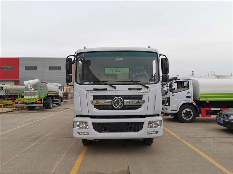 國(guó)六14方東風(fēng)D9灑水車 國(guó)六14方東風(fēng)D9灑水車