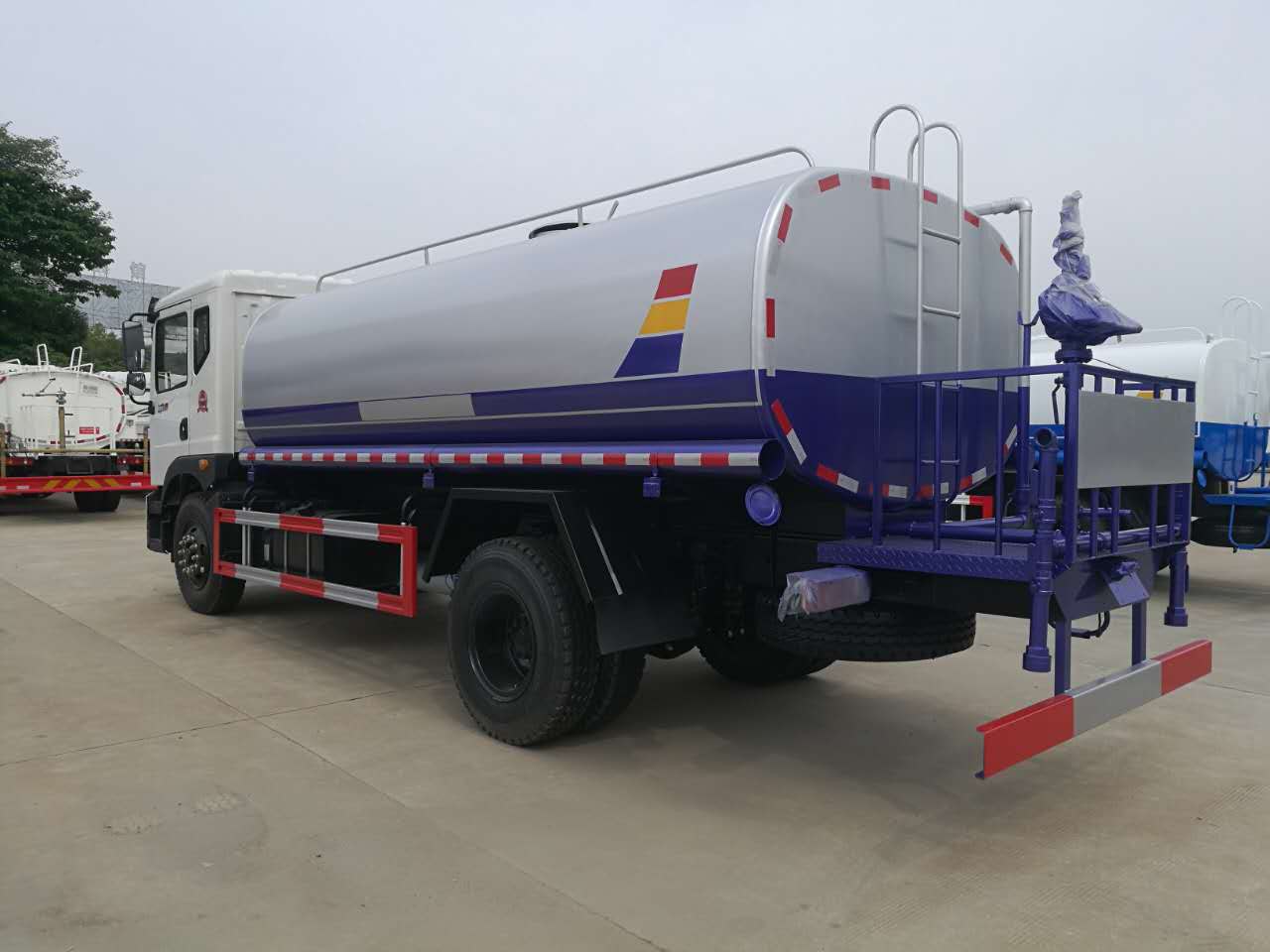 東風(fēng)T5 15噸灑水車 東風(fēng)T5 15噸灑水車