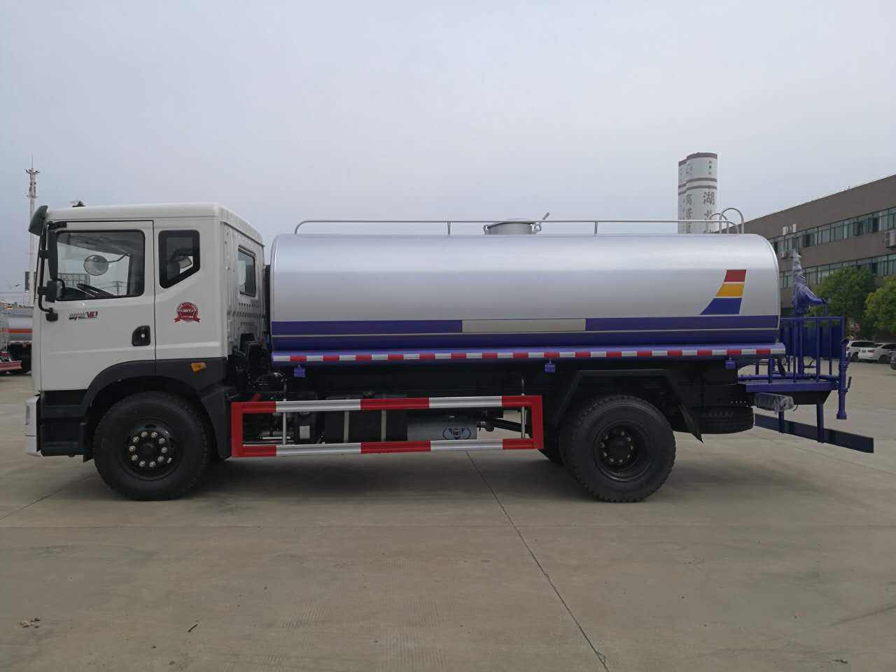 東風(fēng)T5 15噸灑水車 東風(fēng)T5 15噸灑水車